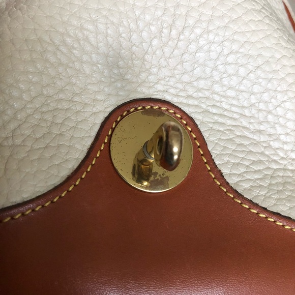 Authentic Beautiful Vintage Dooney & Bourke. - Picture 7 of 8
